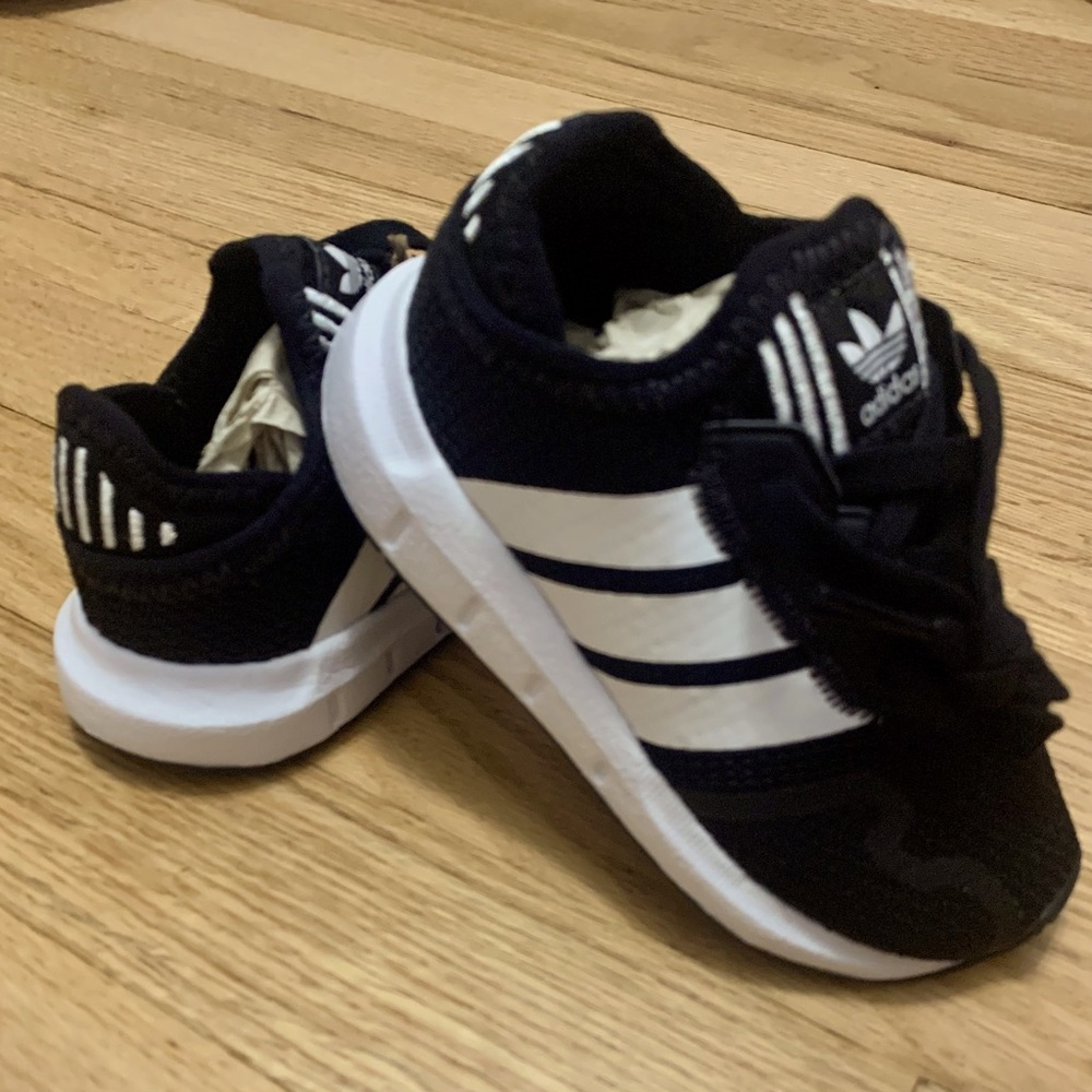 Adidas Swift Run XI size 6k (infant) NWT
